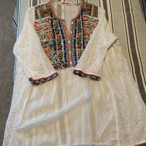 Johnny Was Embroidered Tunic LARGE white